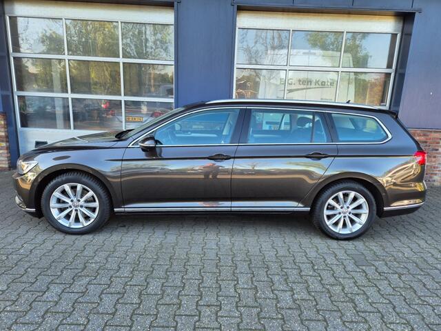 Volkswagen PASSAT 1.8 TSI Highlaan, Automaat, Trekhaak