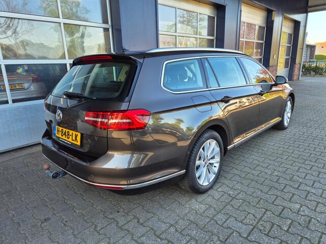 Volkswagen PASSAT 1.8 TSI Highlaan, Automaat, Trekhaak