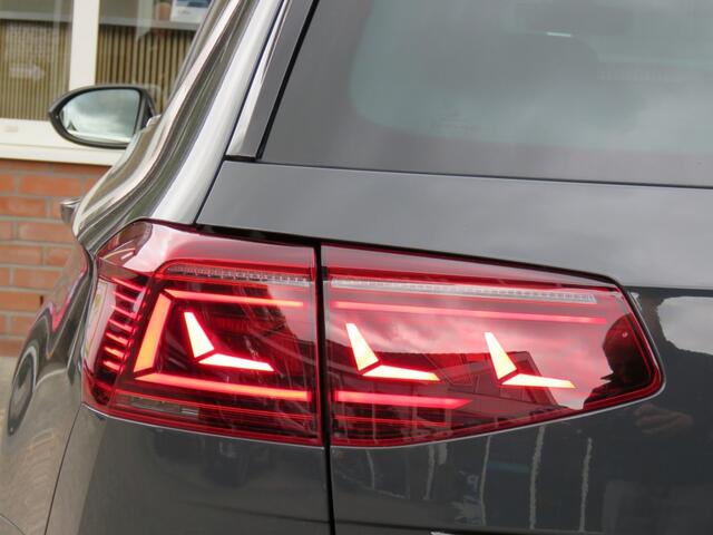 Volkswagen PASSAT 1.4 TSI PHEV GTE BNS / Led / Trekhaak / Camera / BOVAG garantie