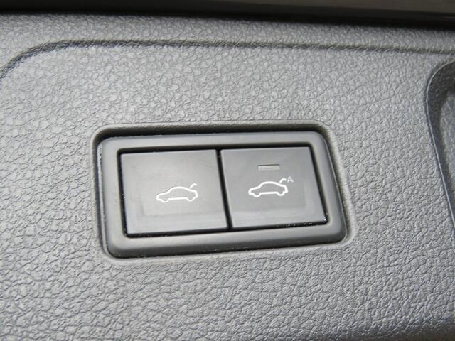 Volkswagen PASSAT 1.4 TSI PHEV GTE BNS / Led / Trekhaak / Camera / BOVAG garantie