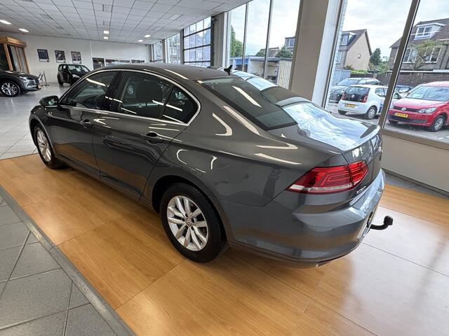 Volkswagen PASSAT 1.4 TSI ACT NAVI - PDC v+a - TREKHAAK - CAMERA 1e eigenaar - Nederlandse auto !