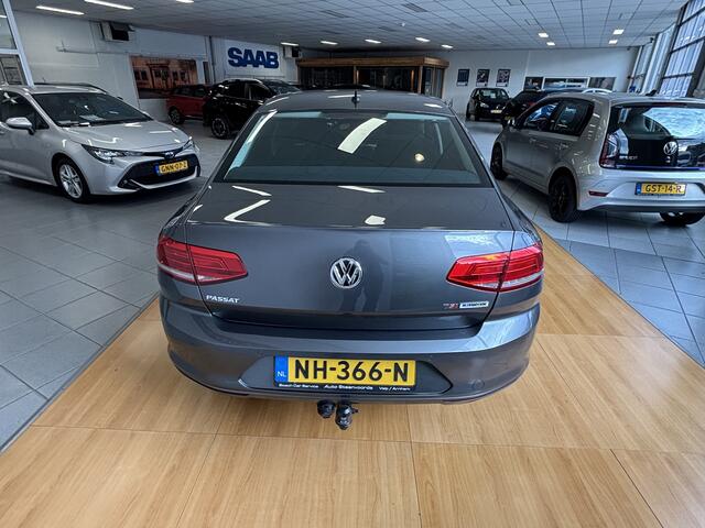 Volkswagen PASSAT 1.4 TSI ACT NAVI - PDC v+a - TREKHAAK - CAMERA 1e eigenaar - Nederlandse auto !