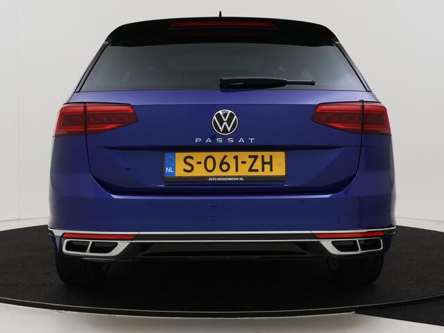 Volkswagen PASSAT Variant 1.5 TSI Elegance Business R | Panoramadak | Stoelverwarming | LED matrix verlichting | Achteruitrijcamera | 3-zone airco | Navigatie | Digital cockpit Pro |