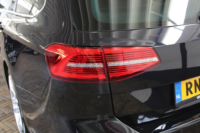 Volkswagen PASSAT Variant 1.4 TSI ACT Comfortline Business | Incl. 12 maanden garantie | Trekhaak | Adaptieve cruise control | Climate control | Apple carplay/Android auto | DAB radio | Navigatie | Parkeercamera |