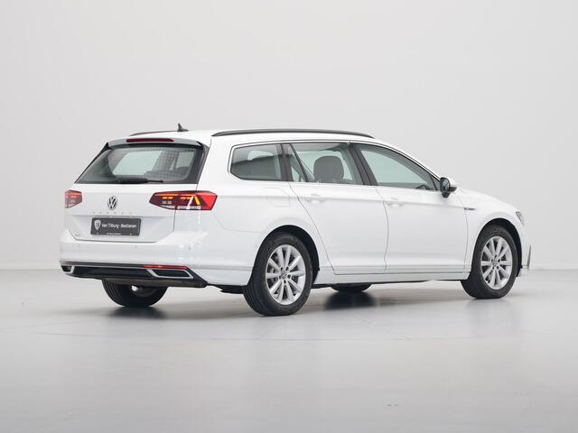 Volkswagen PASSAT Variant 1.4 TSI 218pk PHEV GTE Navigatie Camera Side Assist Stoelverwarming 112