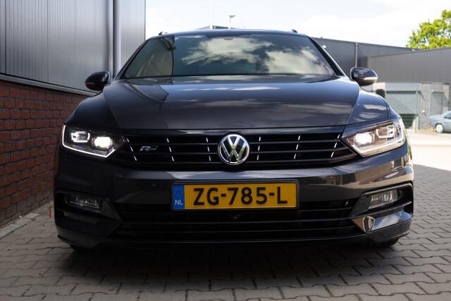 Volkswagen PASSAT Variant 2.0 TDI 150 pk Highline Business 2 x R-Line / BTW-Auto/ NL-Auto/ Virtual/ Leder/ Sport-Stoelen/ Stoel.Verw/ 360-Camera/ Xenon-Led/ 17'' LMV