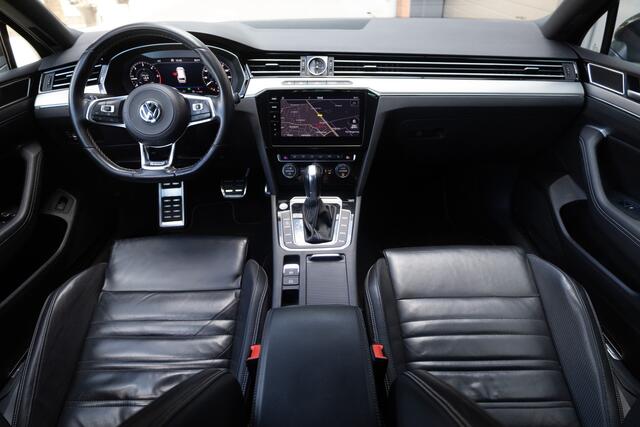 Volkswagen PASSAT Variant 2.0 TDI 150 pk Highline Business 2 x R-Line / BTW-Auto/ NL-Auto/ Virtual/ Leder/ Sport-Stoelen/ Stoel.Verw/ 360-Camera/ Xenon-Led/ 17'' LMV