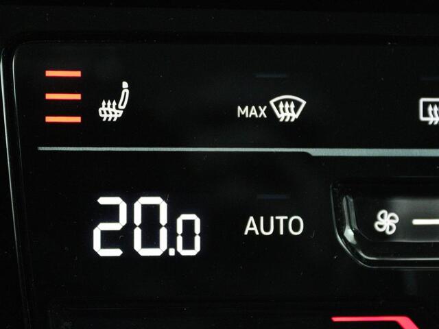 Volkswagen PASSAT 2.0 TDI Comfort Business | Stoelverwarming | Camera | Adaptive cruise | Carplay | Massage | Navigatie | Full LED | Parkeerhulp