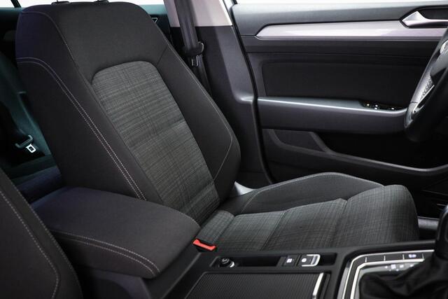 Volkswagen PASSAT Variant 1.5 TSI | LED | DAB | APPLE | TREKHAAK