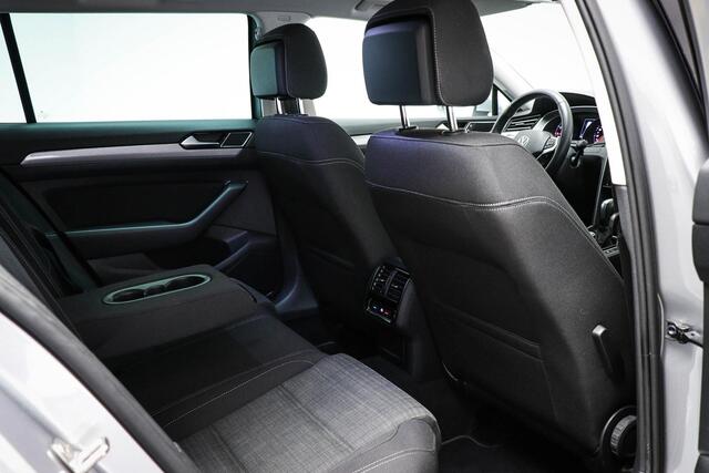 Volkswagen PASSAT Variant 1.5 TSI | LED | DAB | APPLE | TREKHAAK