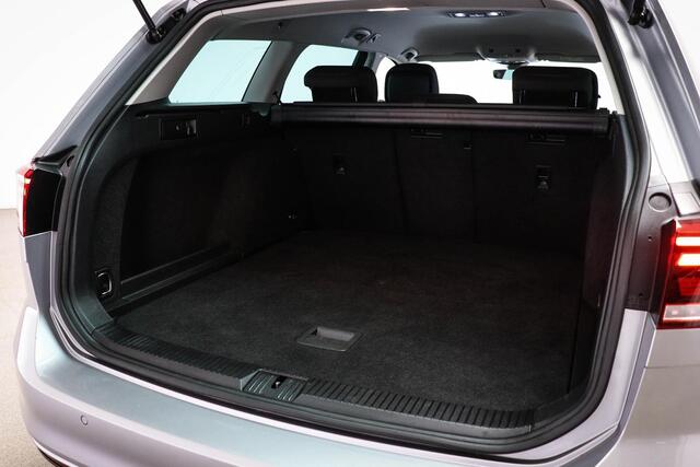 Volkswagen PASSAT Variant 1.5 TSI | LED | DAB | APPLE | TREKHAAK