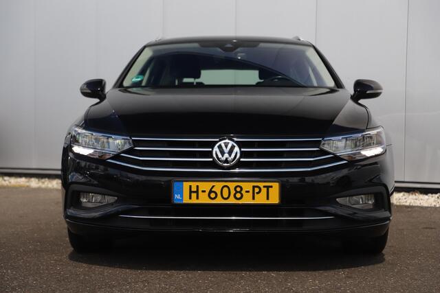 Volkswagen PASSAT Variant 1.6 TDI Comfort Business 120PK DSG Automaat Trekhaak Navigatie Achteruitrijcamera Adaptive Cruise Rijstrooksensor LED Carplay Android
