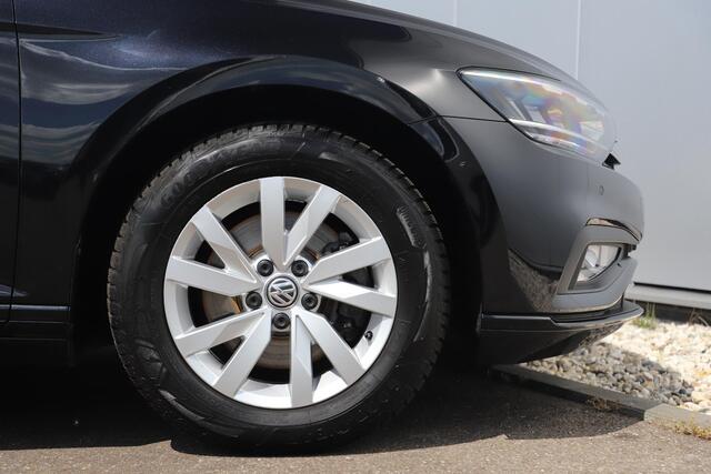 Volkswagen PASSAT Variant 1.6 TDI Comfort Business 120PK DSG Automaat Trekhaak Navigatie Achteruitrijcamera Adaptive Cruise Rijstrooksensor LED Carplay Android