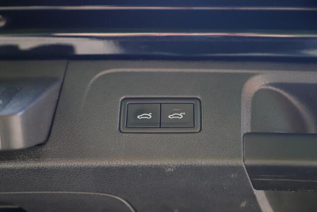 Volkswagen PASSAT Variant 1.6 TDI Comfort Business 120PK DSG Automaat Trekhaak Navigatie Achteruitrijcamera Adaptive Cruise Rijstrooksensor LED Carplay Android