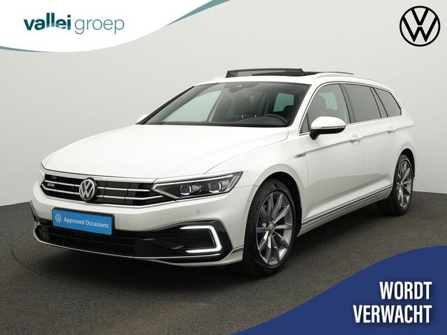 Volkswagen PASSAT Variant 1.4 TSI 218 pk DSG PHEV GTE Business | Panoramadak | Trekhaak wegklapbaar | Navigatie Discover Pro | Head-up display | Adaptief onderstel | Dynaudio | IQ Light