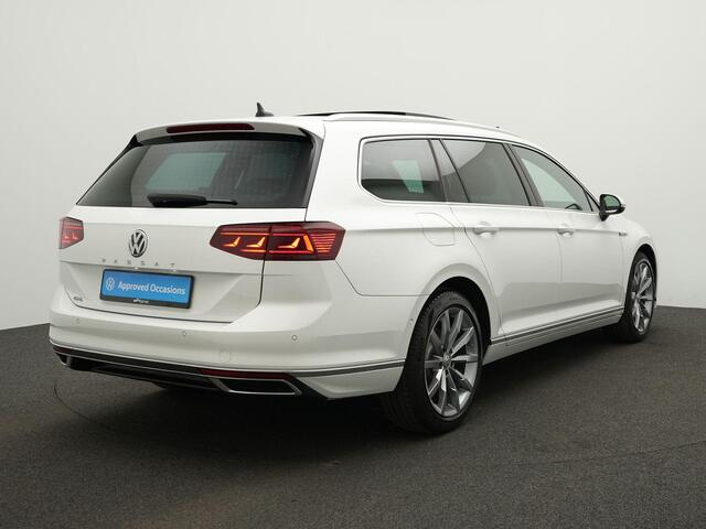 Volkswagen PASSAT Variant 1.4 TSI 218 pk DSG PHEV GTE Business | Panoramadak | Trekhaak wegklapbaar | Navigatie Discover Pro | Head-up display | Adaptief onderstel | Dynaudio | IQ Light