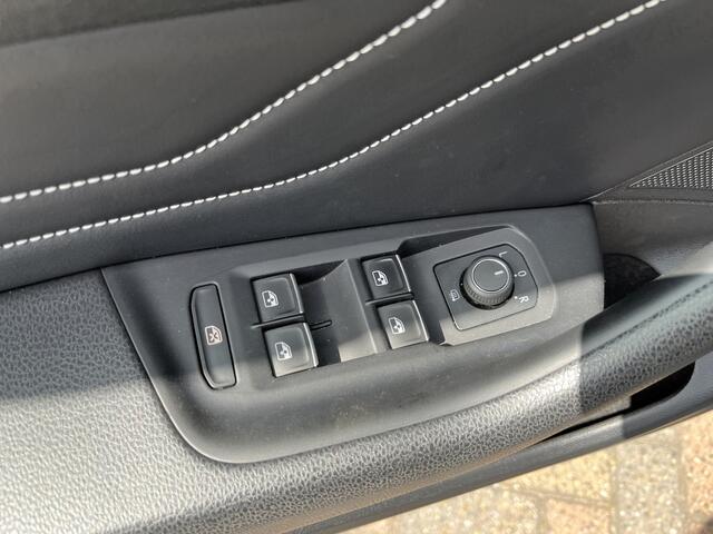 Volkswagen PASSAT Variant 1.4 TSI PHEV GTE Business / AUTOMAAT/ PANO/ 17" LMV/ ADAPT. CRUISE/ KEYLESS/ DIGITAL DASH/ NAVI/ APP-CONNECT/ DAB/ CLIMA/ STOEL-STUUR VERWARM.