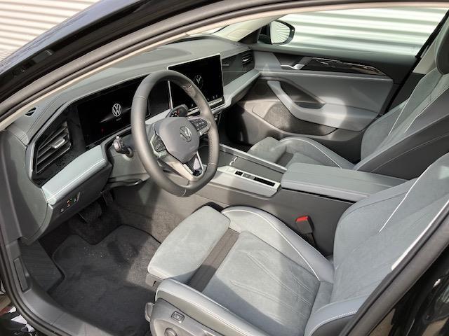 Volkswagen PASSAT Variant Business 1.5 110 kW / 150 pk eTSI Variant 7 versn. DSG