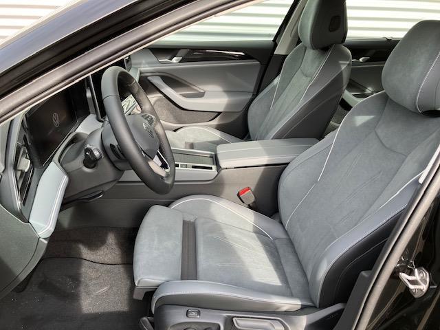Volkswagen PASSAT Variant Business 1.5 110 kW / 150 pk eTSI Variant 7 versn. DSG