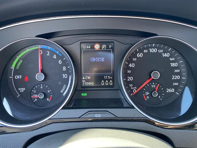 Volkswagen PASSAT Variant 1.4 TSI PHEV GTE Business met o.a. panodak, trekhaak, navi, LED Plus, etc.