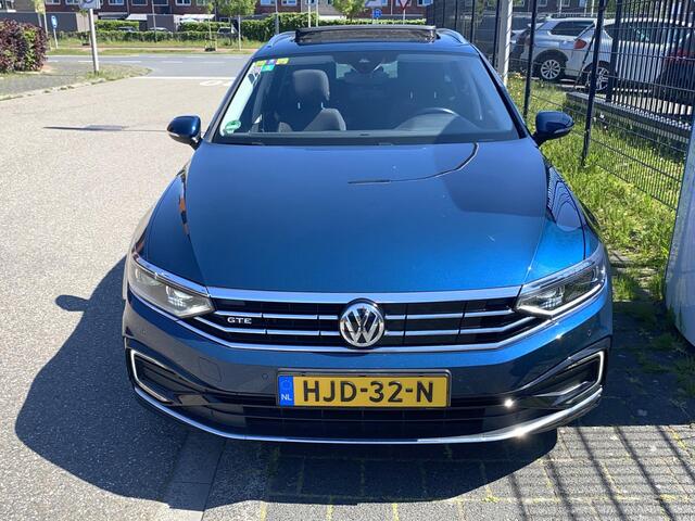 Volkswagen PASSAT Variant 1.4 TSI PHEV GTE Business met o.a. panodak, trekhaak, navi, LED Plus, etc.