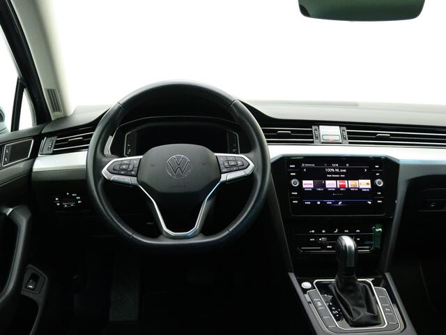 Volkswagen PASSAT 1.5 TSI Business | achteruitrijcamera | Navigatie | Carplay |