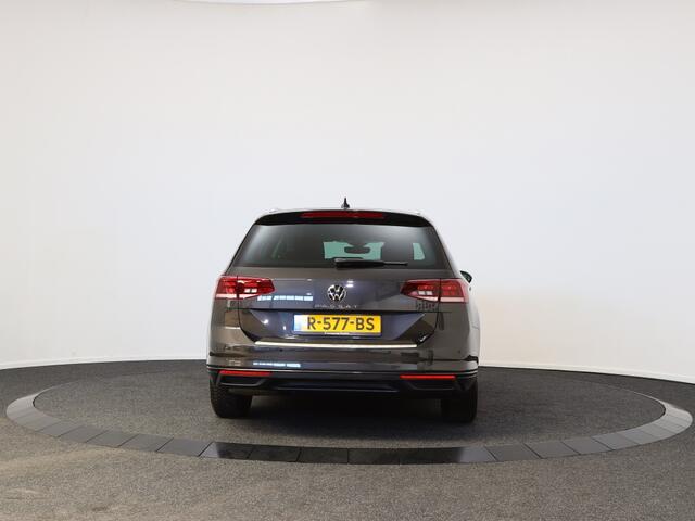 Volkswagen PASSAT 1.5 TSI Business | achteruitrijcamera | Navigatie | Carplay |