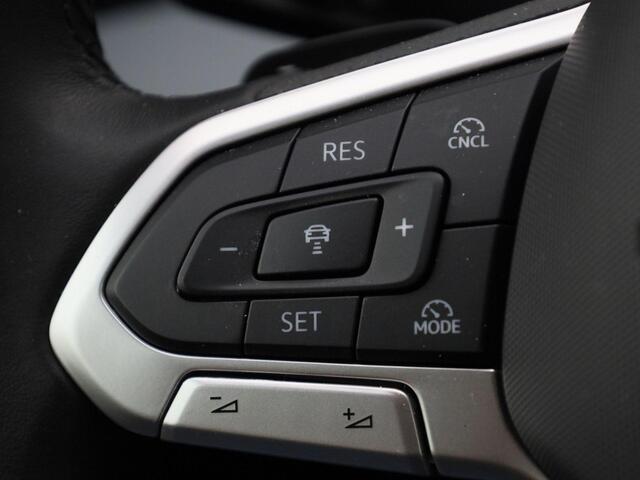 Volkswagen PASSAT Variant 1.5eHybrid 150kW/204PK Business DSG · Navigatie · Trekhaak · Massagefunctie · Garantie tot augustus 2029 of 100000km.
