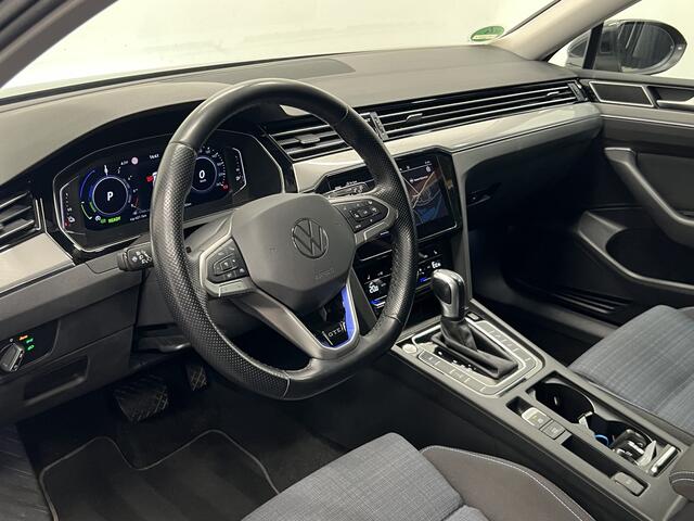 Volkswagen PASSAT Variant 1.4 TSI PHEV GTE Business | NAVI | STOEL-/STUURVERWARMING | WEGKLAPBARE TREKHAAK | KEYLESS | MATRIX | MASSAGE |