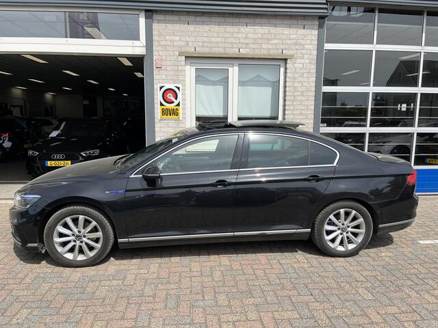 Volkswagen PASSAT 1.4 TSI PHEV GTE Business / AUTOMAAT/ PANO/ 360 CAMERA/ PARK. SENSOREN/ DODE HOEK/ ERGO COMFORT/ HEAD-UP DISPLAY/ KEYLESS/ STOEL-STUURVERWARM./ DIGITAL DASHBOARD/ ADAPT. CRUISE/ APP-CONNECT/ NAVI/ CLIMA/ DAB/ 18" LMV