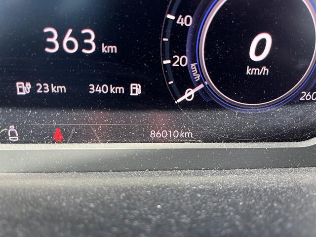 Volkswagen PASSAT 1.4 TSI PHEV GTE Business / AUTOMAAT/ PANO/ 360 CAMERA/ PARK. SENSOREN/ DODE HOEK/ ERGO COMFORT/ HEAD-UP DISPLAY/ KEYLESS/ STOEL-STUURVERWARM./ DIGITAL DASHBOARD/ ADAPT. CRUISE/ APP-CONNECT/ NAVI/ CLIMA/ DAB/ 18" LMV