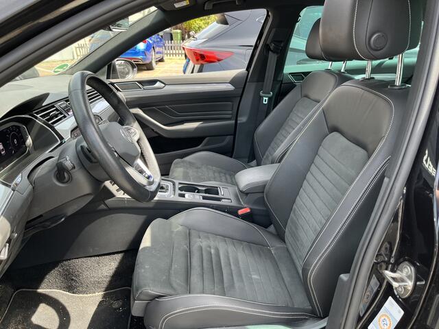 Volkswagen PASSAT 1.4 TSI PHEV GTE Business / AUTOMAAT/ PANO/ 360 CAMERA/ PARK. SENSOREN/ DODE HOEK/ ERGO COMFORT/ HEAD-UP DISPLAY/ KEYLESS/ STOEL-STUURVERWARM./ DIGITAL DASHBOARD/ ADAPT. CRUISE/ APP-CONNECT/ NAVI/ CLIMA/ DAB/ 18" LMV