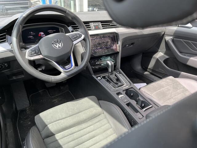 Volkswagen PASSAT 1.4 TSI PHEV GTE Business / AUTOMAAT/ PANO/ 360 CAMERA/ PARK. SENSOREN/ DODE HOEK/ ERGO COMFORT/ HEAD-UP DISPLAY/ KEYLESS/ STOEL-STUURVERWARM./ DIGITAL DASHBOARD/ ADAPT. CRUISE/ APP-CONNECT/ NAVI/ CLIMA/ DAB/ 18" LMV
