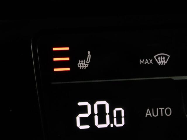 Volkswagen PASSAT 1.4 TSI GTE | Stoel & stuurverwarming | Camera | Carplay | Trekhaak | Adaptive cruise | Standkachel | Navigatie | Full LED