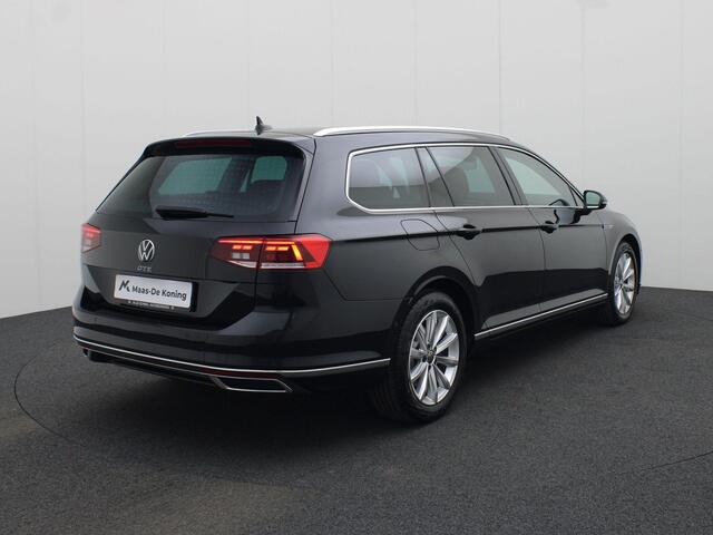 Volkswagen PASSAT Variant 1.4TSI PHEV 115kW/156PK GTE Business DSG · Navigatie · Massage functie · Camera + Parkeersensoren
