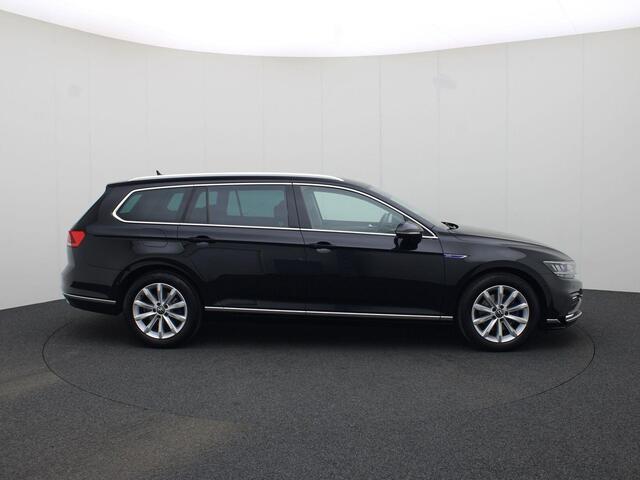 Volkswagen PASSAT Variant 1.4TSI PHEV 115kW/156PK GTE Business DSG · Navigatie · Massage functie · Camera + Parkeersensoren