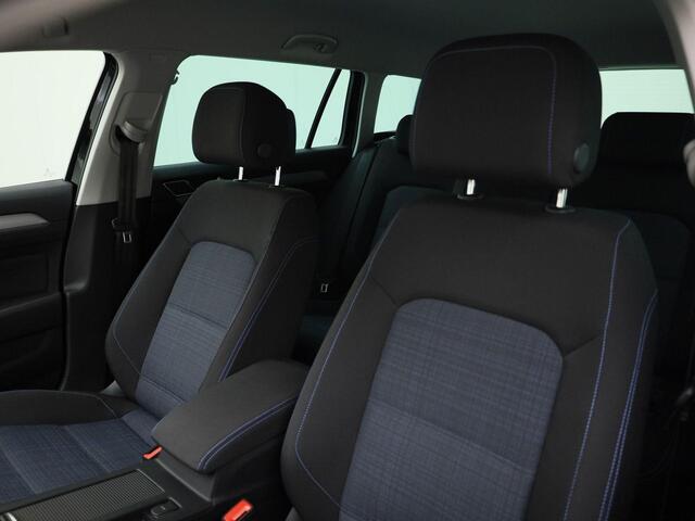 Volkswagen PASSAT Variant 1.4TSI PHEV 115kW/156PK GTE Business DSG · Navigatie · Massage functie · Camera + Parkeersensoren