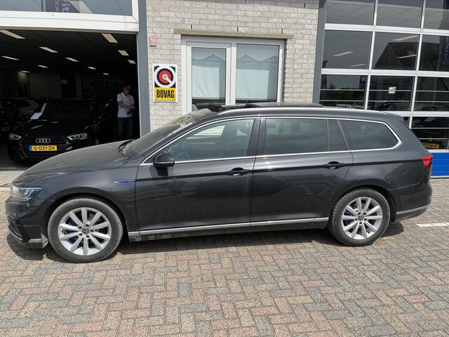Volkswagen PASSAT Variant 1.4 TSI PHEV GTE / AUTOMAAT/ PANO/ ADAPT. CRUISE/ APP-CONNECT/ NAVI/ DIGITAL DASH/ DAB/ ERGOCOMFORT/ PARK. SENSOREN + CAMERA/ CLIMA/ 17" LMV