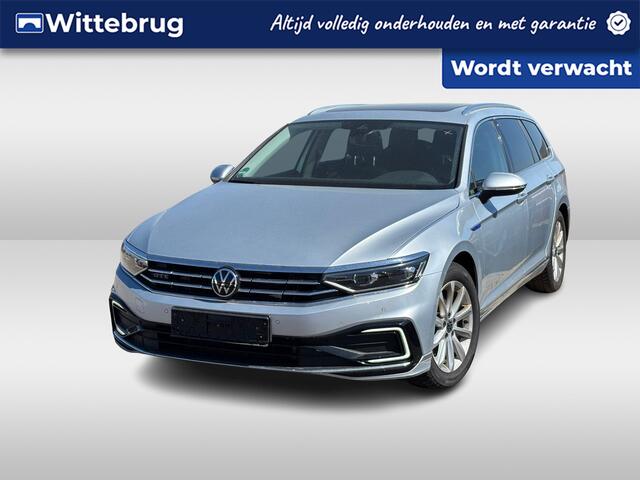Volkswagen PASSAT Variant 1.4 TSI PHEV GTE Business / Trekhaak Wegklapbaar / Panoramadak / Elek Achterklep Met Virtual Pedal / Virtual Cockpit / Adaptief Onderstel / LED Matrix / Stoelverwarming / Navigatie / Carplay / 18'' licht metaal
