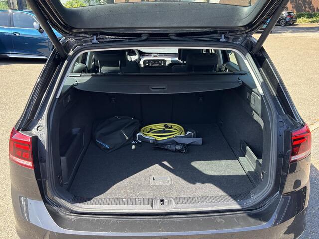 Volkswagen PASSAT Variant 1.4 TSI PHEV GTE Business ELEK. STOEL | CAMERA | RIJKLAAR INCL. 12 MND. BOVAGGARANTIE