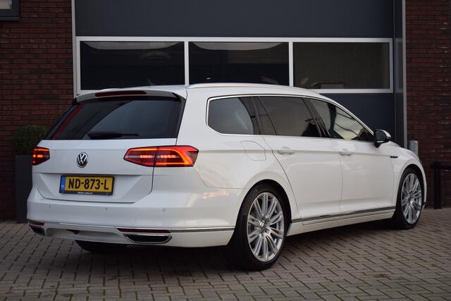 Volkswagen PASSAT Variant GTE 1.4 TSI DSG Navi - PDC - Trekhaak - 19"