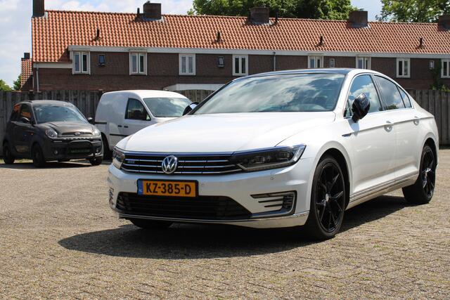 Volkswagen PASSAT 1.4 TSI GTE Wordt verwacht Pano|Camera|Led|Ergo|Adaptief