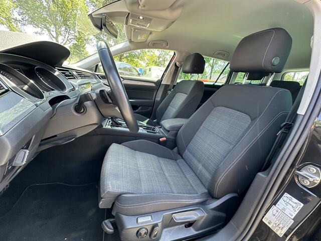 Volkswagen PASSAT Variant 1.5 TSI Elegance Business R Automaat/Trekhaak/Clima/Stoelverwarming/150PK Keyless entry