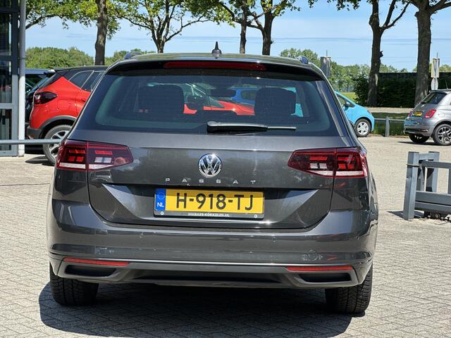 Volkswagen PASSAT Variant 1.5 TSI Elegance Business R Automaat/Trekhaak/Clima/Stoelverwarming/150PK Keyless entry