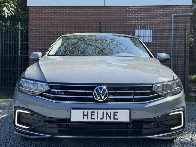 Volkswagen PASSAT Variant GTE [PHEV] BUSINESS CAMERA/ACC/MASSAGE