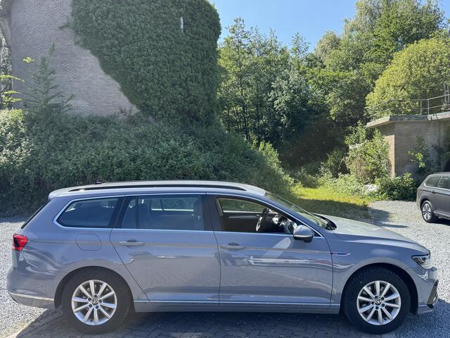 Volkswagen PASSAT Variant GTE [PHEV] BUSINESS CAMERA/ACC/MASSAGE