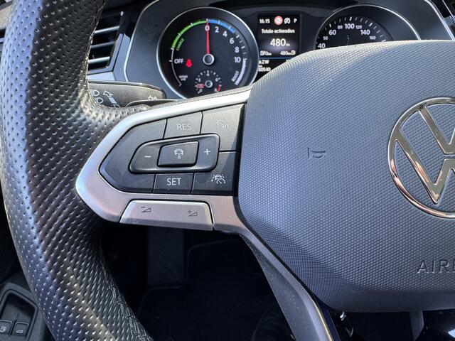 Volkswagen PASSAT Variant GTE [PHEV] BUSINESS CAMERA/ACC/MASSAGE
