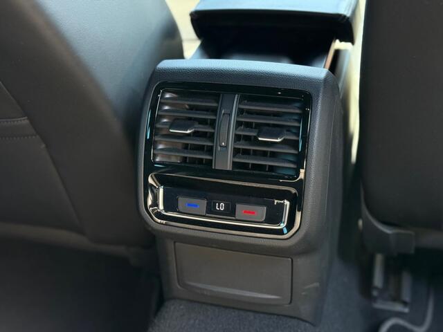 Volkswagen PASSAT 1.6 TDI II R-Line II DSG II Leder II