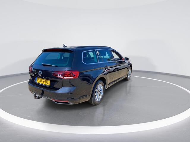 Volkswagen PASSAT Variant 1.5 TSI 150PK DSG automaat Comfort Business | Trekhaak | Apple Carplay | Android auto | Climatronic |