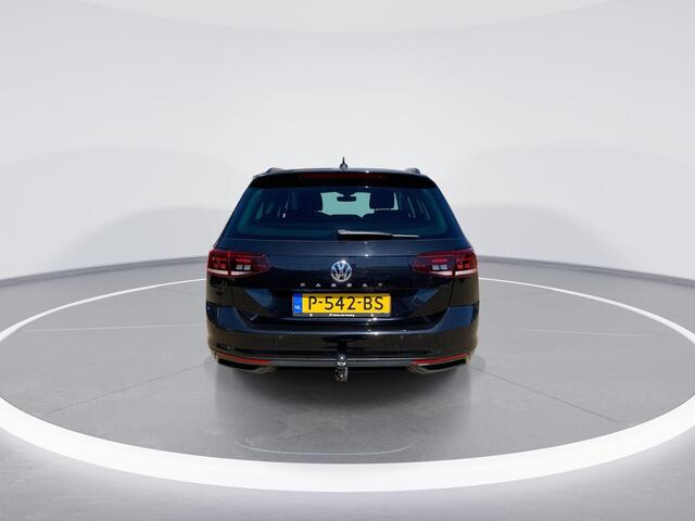 Volkswagen PASSAT Variant 1.5 TSI 150PK DSG automaat Comfort Business | Trekhaak | Apple Carplay | Android auto | Climatronic |